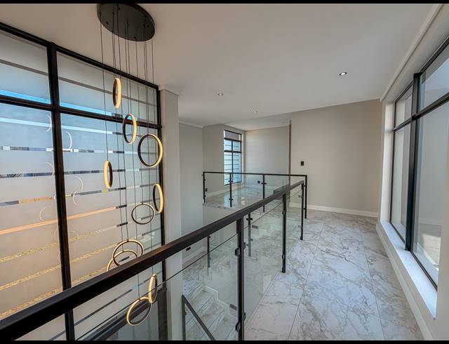 4 BEDROOM FREEHOLD FOR SALE IN FOUNTAINBROOK ESTATE